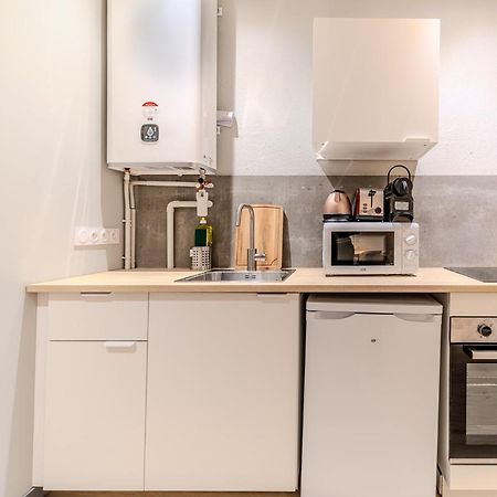 Charming 1-Bedroom Apartment Across From Halles Paul Bocuse & Part-Dieu Lione Esterno foto