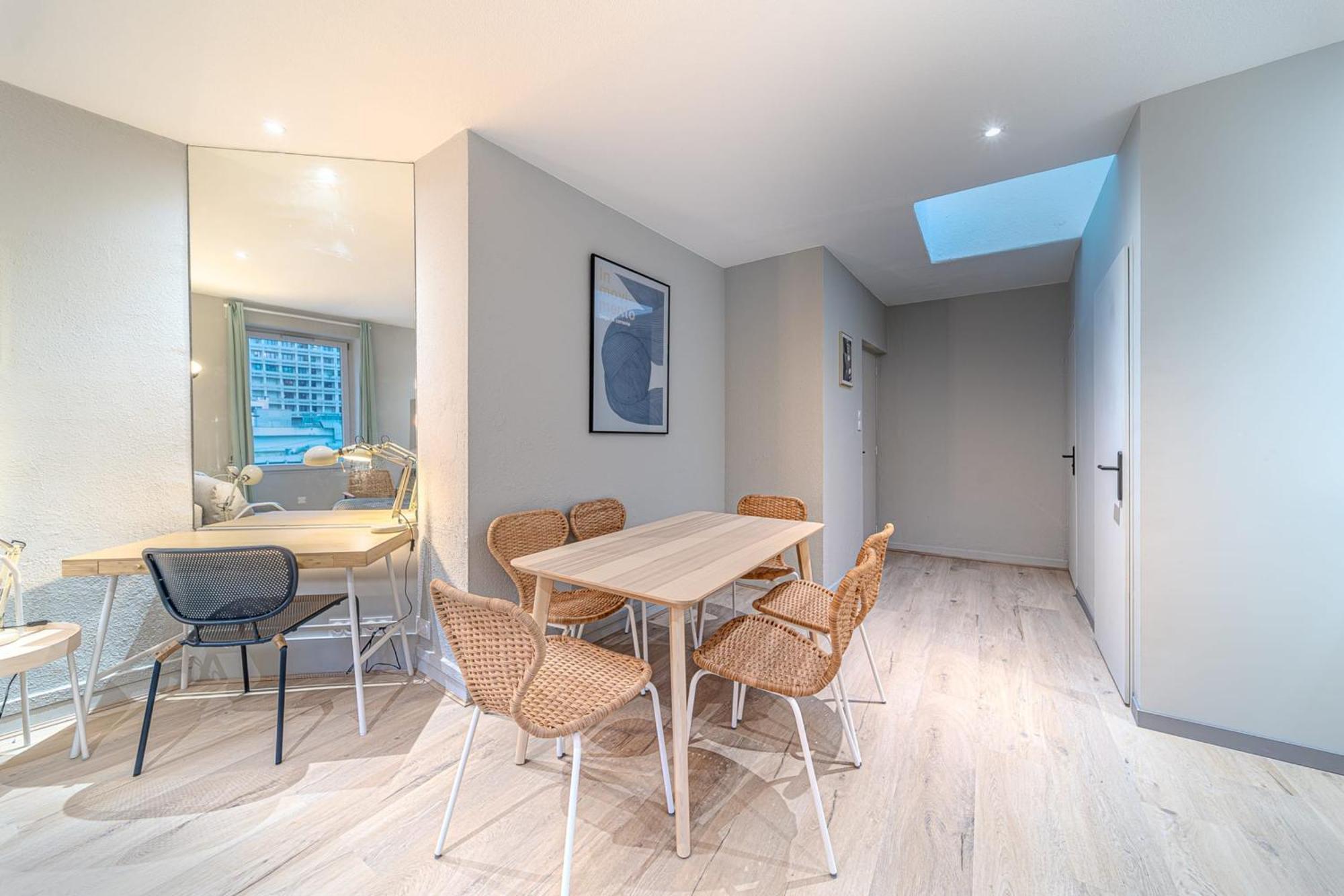 Charming 1-Bedroom Apartment Across From Halles Paul Bocuse & Part-Dieu Lione Esterno foto
